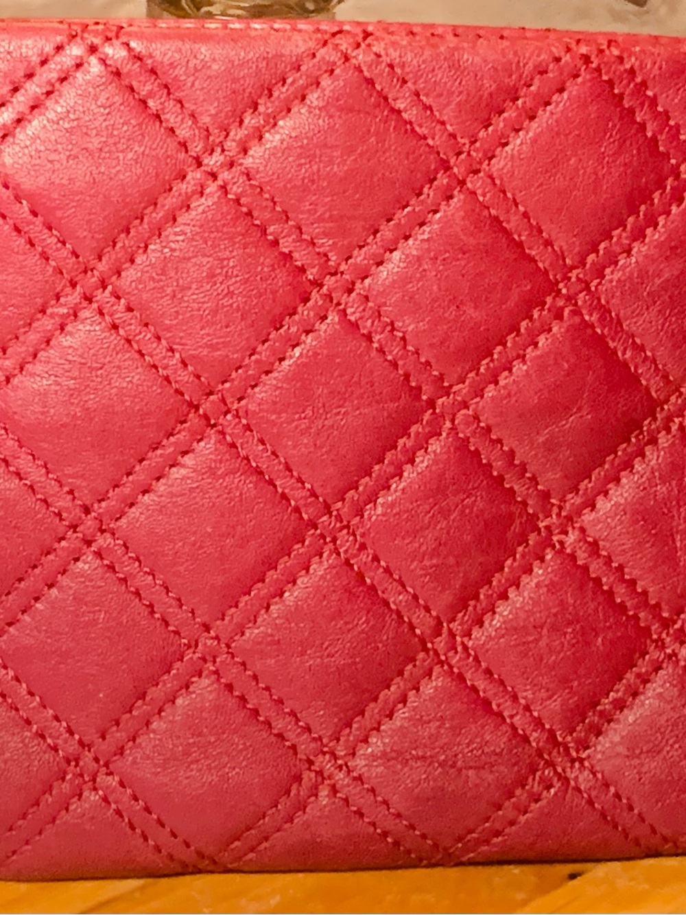 Authentic Marc Jacobs Quilted Wristlet Zip in Deep Berry w/ monogram clasp - Picture 3 of 6